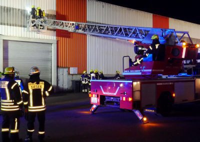 Brand in Lagerhallenkomplex