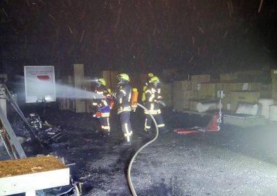 Brand in Lagerhallenkomplex