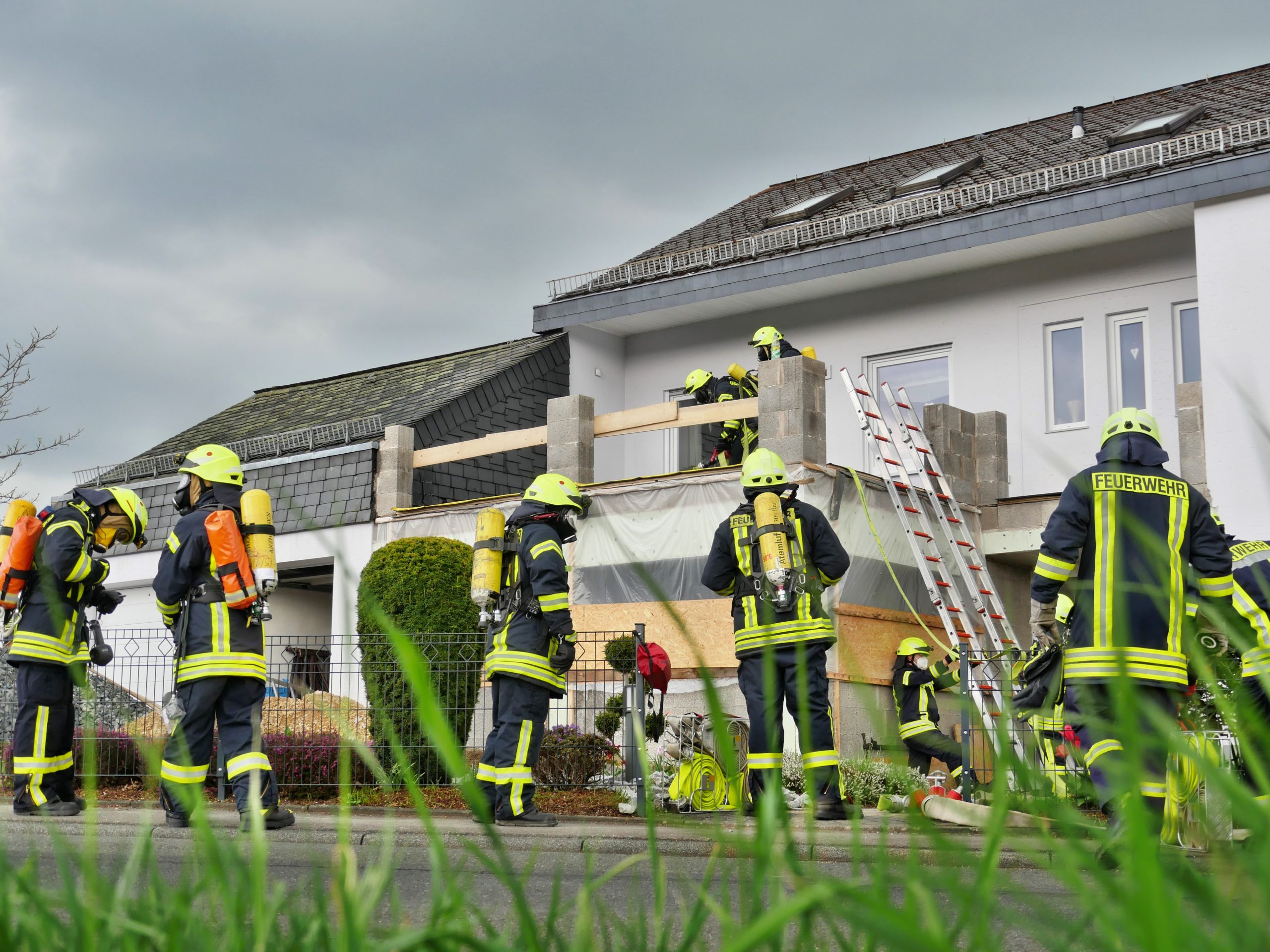 Brand nach Dachdeckerarbeiten