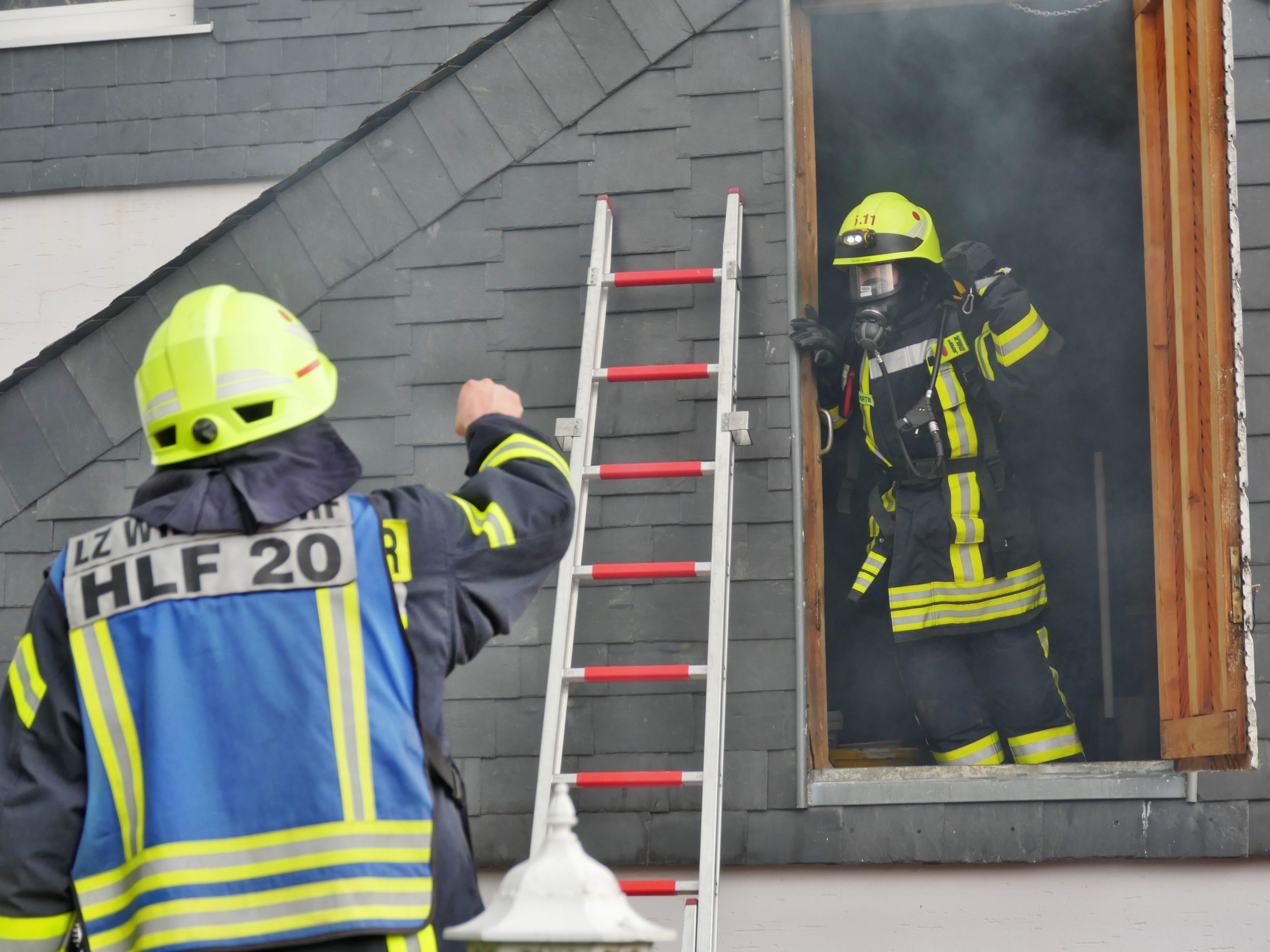 Brand nach Dachdeckerarbeiten