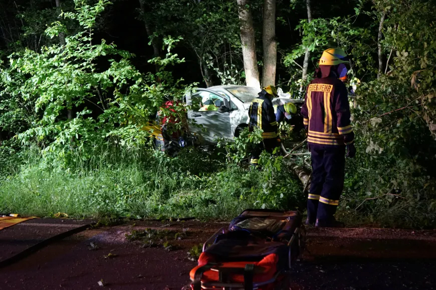 Schwerer Verkehrsunfall auf der B54 bei Obersdorf