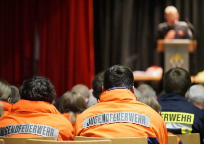 Auch Mitglieder der Jugendfeuerwehr waren anwesend.