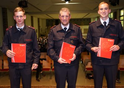 Für die 10-jährige Mitgliedschaft wurden geehrt: Daniel Bald (Niederdielfen), Martin Büdenbender (Rinsdorf), Tom Luis Rogalski (Flammersbach), Oliver Zinke (Oberdielfen), Ben Margeit (Oberdielfen).