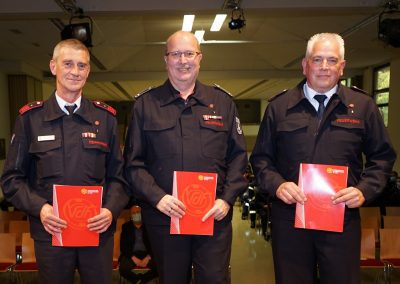 Für die 40-jährige Mitgliedschaft wurden geehrt: Michael Schirmer (Anzhausen), Sascha Karl (Niederdielfen), Henning Luban (Niederdielfen).
