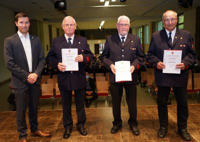 Für die 60-jährige Mitgliedschaft wurden geehrt: Reinhold Withake (Rudersdorf), Günther Büdenbender (Rudersdorf), Rudi Schneider (Gernsdorf), Manfred Kringe (Rudersdorf).