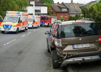 Skoda kollidiert mit geparktem Skoda