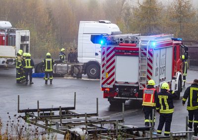 Wilnsdorf: Stundenlange Reinigungsarbeiten nach Tankleck an Lastwagen